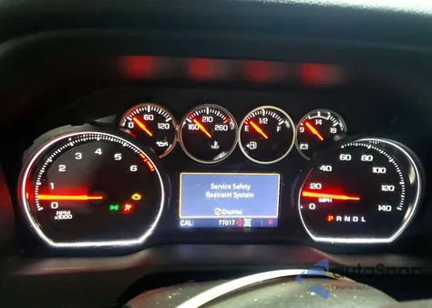 2021 Chevrolet Silverado K1500 Trail Boss Custom z USA, uszkodzony, nr VIN 1GCPYCEF5MZ265343